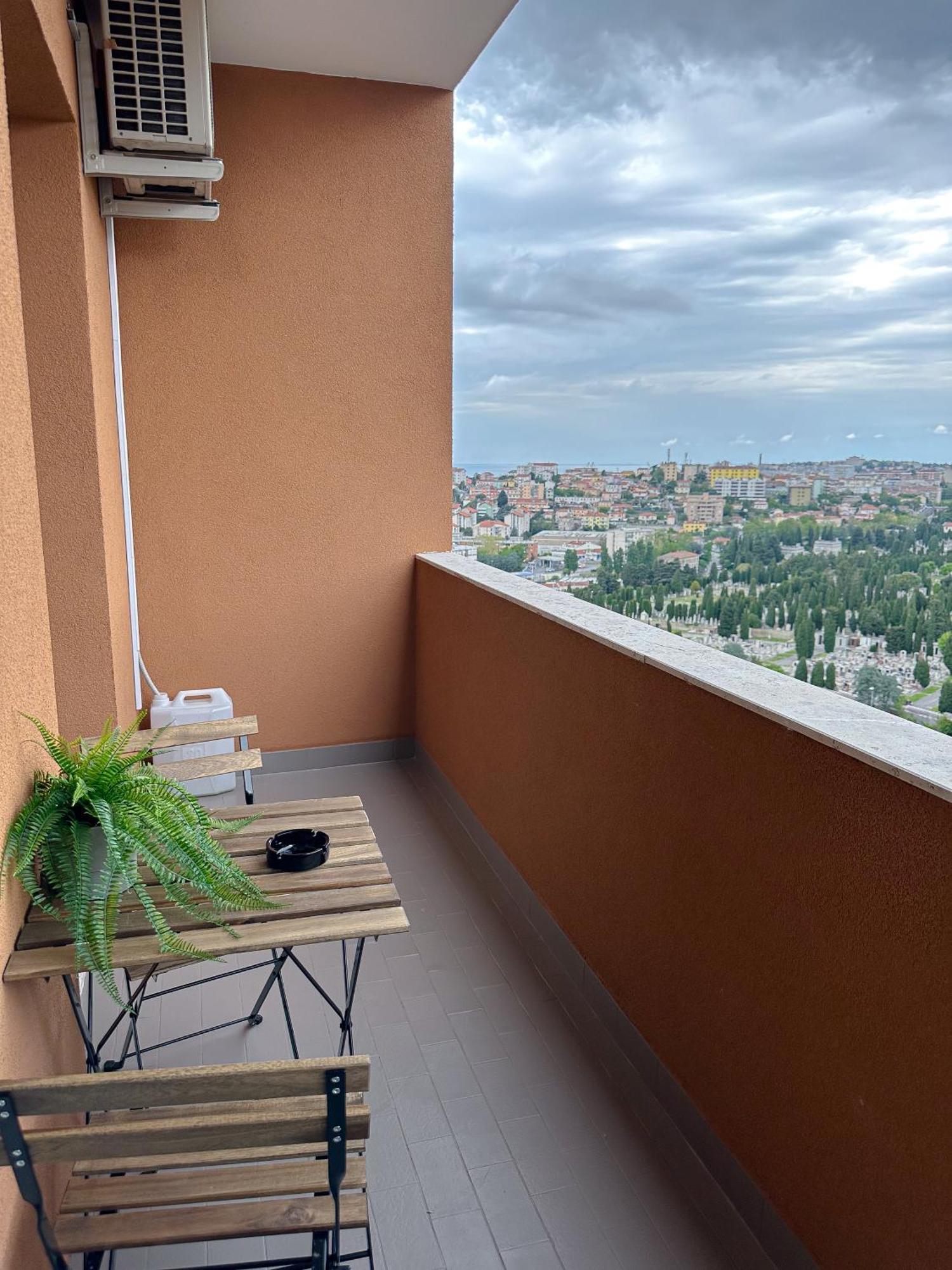Bora Scura Apartment Trieste Exteriör bild